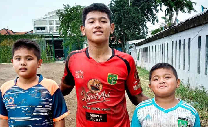 Kiper Persebaya