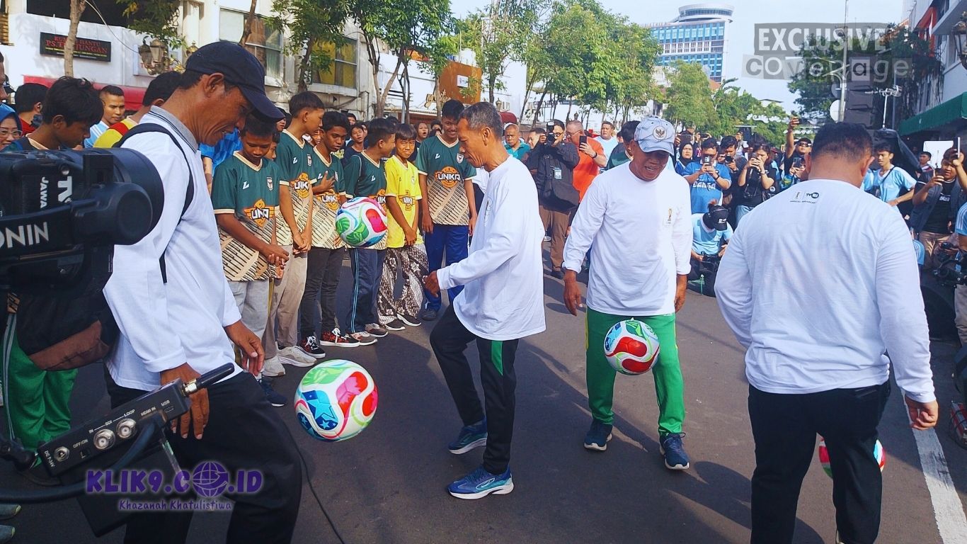 Kick Off Bola Gembira