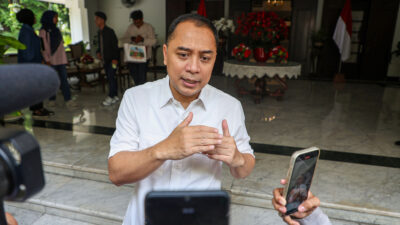 Wali Kota Eri Wujudkan Surabaya Kota Jasa