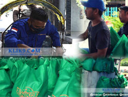 Diantar Becak, Direktur Auto Unika Bagikan 131 Paket Sembako