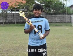 Kahfi deRossi Kado 19 Tahun Wedding Anniversary Orang Tuanya
