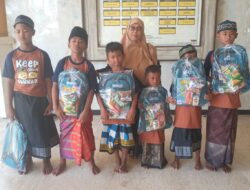 6 Anak Jalanan Terminal Gubernur Suryo Gresik Dikhitan